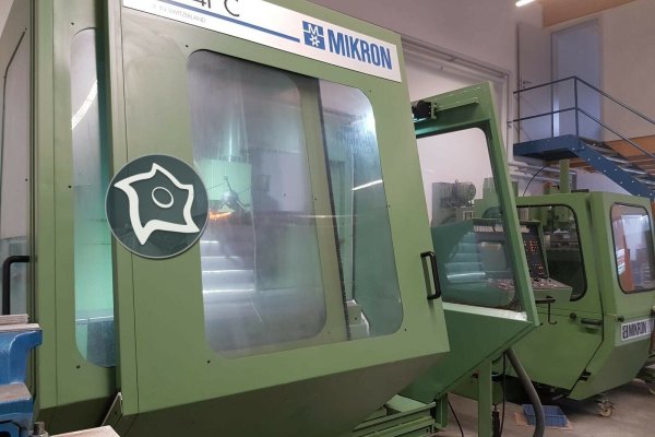 Станок универсальный фрезерный с ЧПУ MIKRON WF 41 C