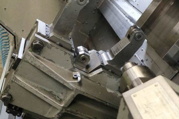 Токарно-фрезерний обробний центр з ЧПУ TRAUB TNA 480 L