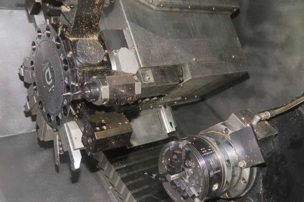 Токарно-фрезерний верстат з ЧПУ HURCO TMX 10 MYSI