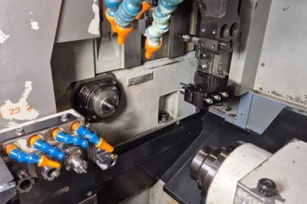 Токарний автомат поздовжнього точення з ЧПУ Automat tokarski Star SR-32J