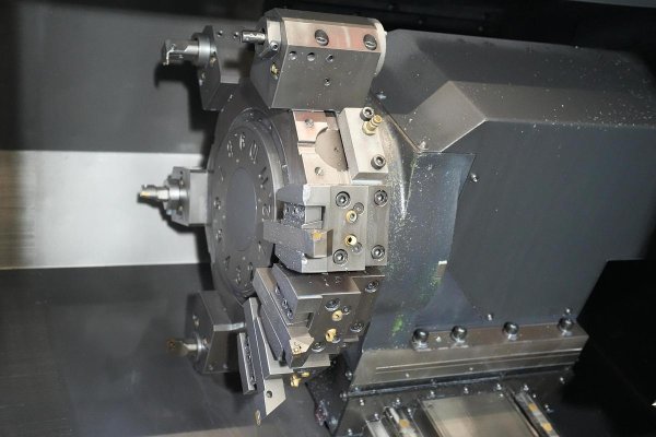 Токарный центр с ЧПУ DOOSAN LYNX 300 M