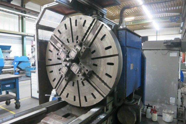 Токарный станок GEMINIS GE 1400 S с ходовым и подающим винтом