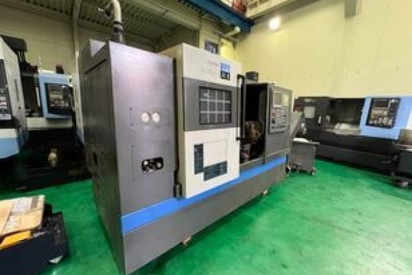 Токарний верстат по металу Hwacheon HI-TECH 200A