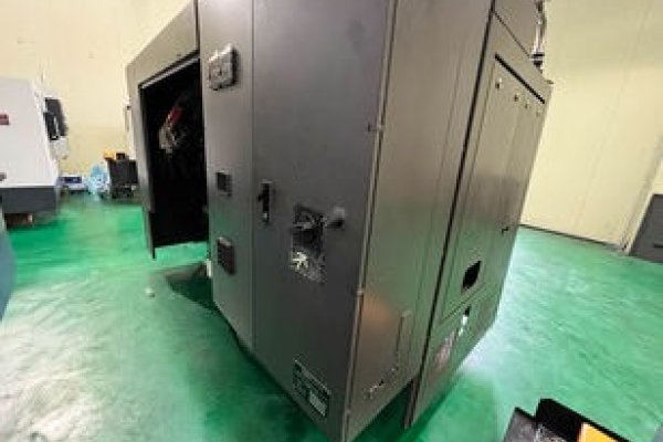 Токарний верстат по металу Hwacheon HI-TECH 200A