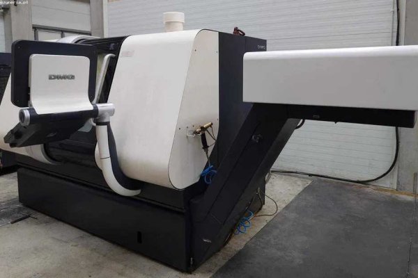 Токарний верстат з ЧПУ DMG MORI NEF 400