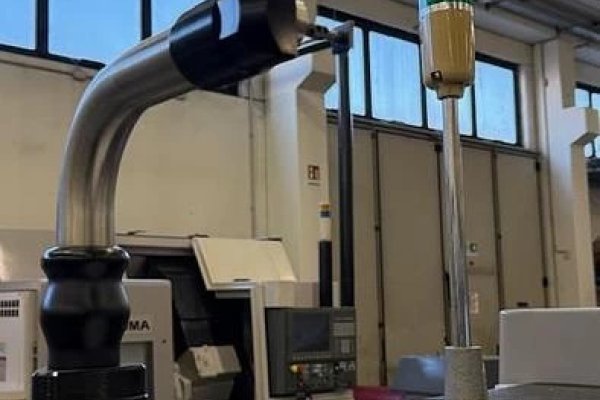 Токарний верстат з ЧПУ Hwacheon CUTEX 160 б/в з пристроєм подачі прутка