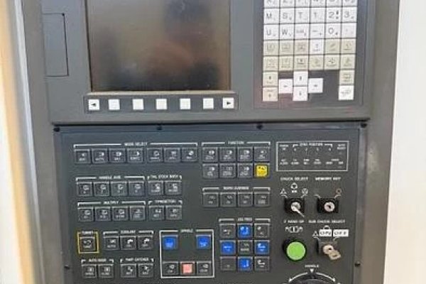 Токарний верстат з ЧПУ Hwacheon CUTEX 160 б/в з пристроєм подачі прутка