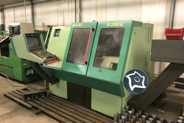 Токарный станок с ЧПУ MAHO GR 200 E