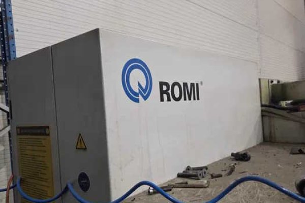 Токарный станок с ЧПУ ROMI M680 