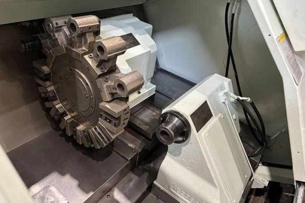 Токарный станок с ЧПУ с приводными инструментами Biglia B 550
