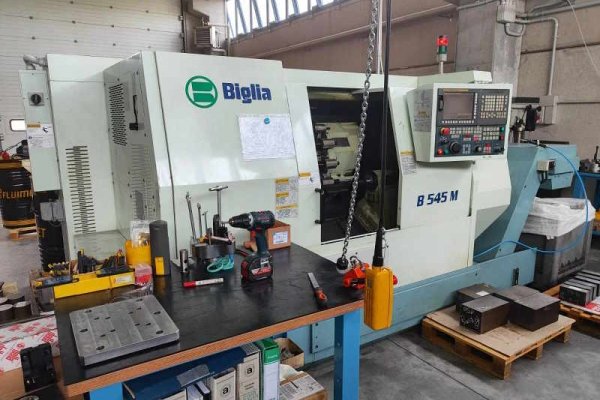 Токарный станок с ЧПУ с приводными инструментами Biglia B545M 