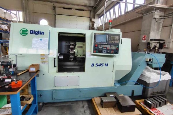 Токарный станок с ЧПУ с приводными инструментами Biglia B545M 