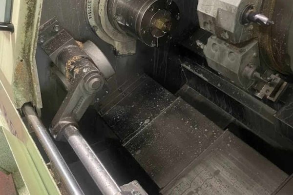 Токарний верстат з ЧПУ з пристроєм подачі прутка Biglia B501S