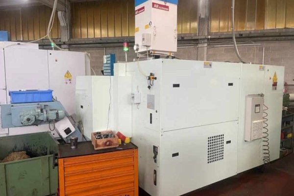 Токарний верстат з ЧПУ з пристроєм подачі прутка Biglia B501S