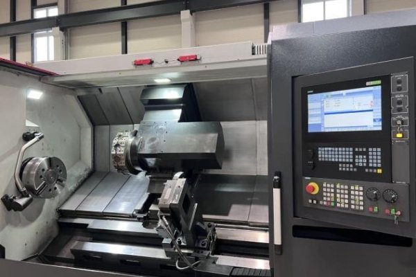 Токарний верстат з ЧПУ SMEC SL 3500LY