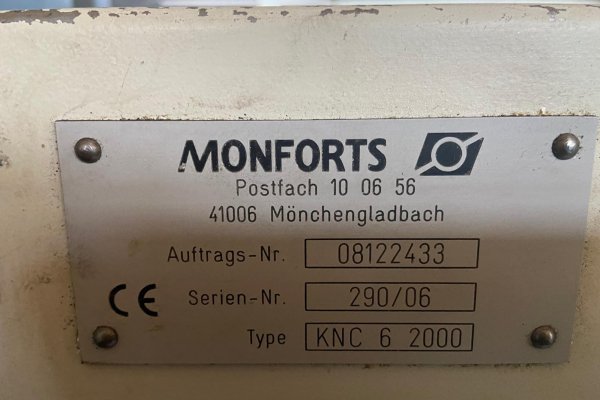 Токарный станок с цикловым управлением MONFORTS KNC 6-3000