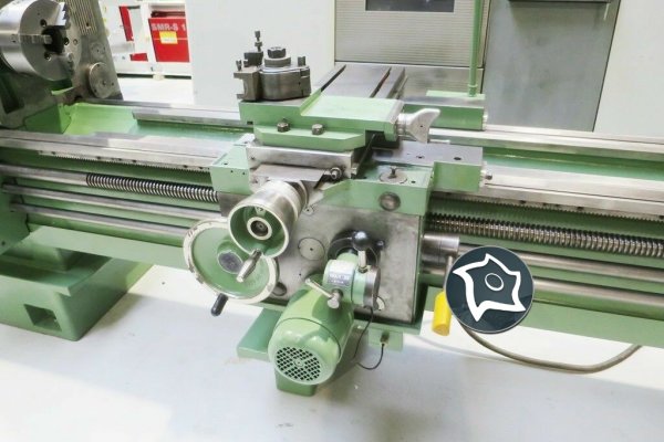 Токарний станок VDF H&H M 530