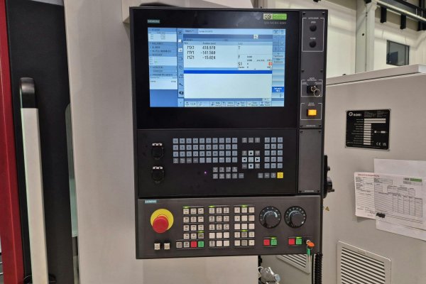 Триосьовий обробний центр SMEC MCV 4600