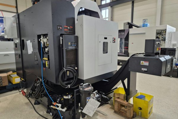 Триосьовий обробний центр SMEC MCV 4600