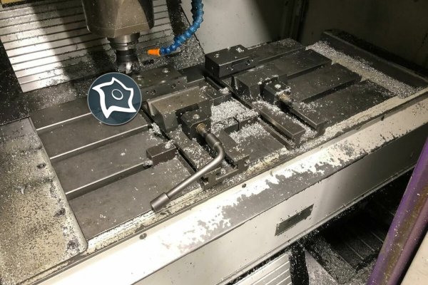 Універсально-фрезерний верстат з ЧПУ Bridgeport VMC 600 XP