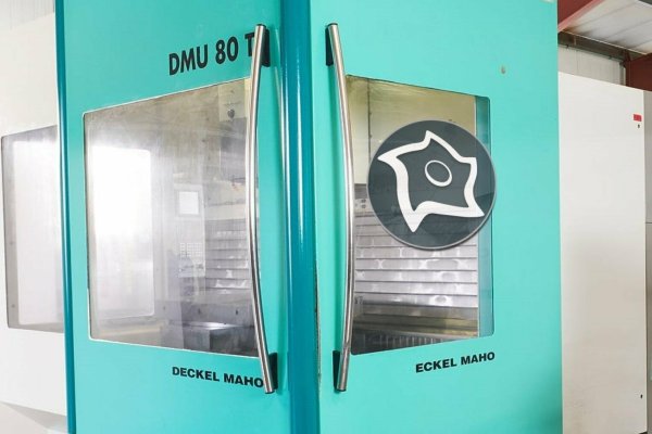Універсально-фрезерний верстат з ЧПУ DECKEL MAHO DMU 80 T