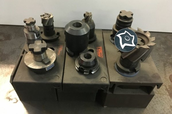 Універсально-фрезерний верстат з ЧПУ DECKEL MAHO FP 3-50