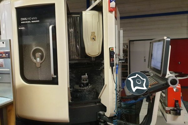 Универсально-фрезерный станок с ЧПУ DMG DECKEL MAHO DMU 40 EVO