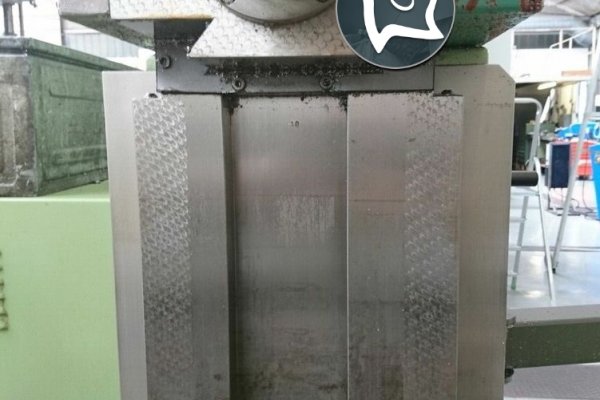 Универсально-фрезерный станок с ЧПУ MAHO MH 500 W