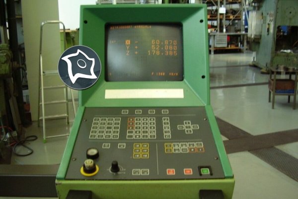 Универсально-фрезерный станок с ЧПУ MAHO MH 500 W