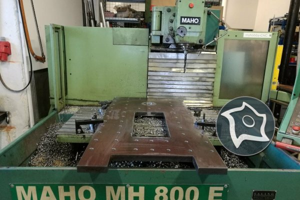 Универсально-фрезерный станок с ЧПУ MAHO MH 800 E