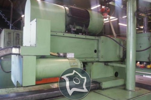 Універсально-фрезерний верстат з ЧПУ MAHO MH-C 900