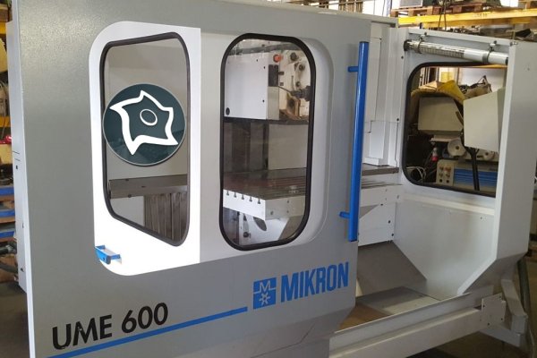 Універсально-фрезерний верстат з ЧПУ Mikron UME 600