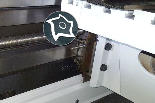 Универсально-фрезерный станок с ЧПУ Mikron UME 600