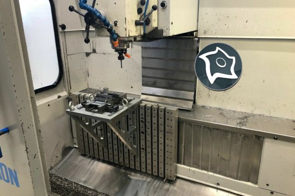 Універсально-фрезерний верстат з ЧПУ Mikron UME 600