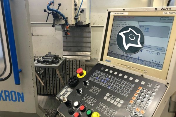 Універсально-фрезерний верстат з ЧПУ Mikron UME 600