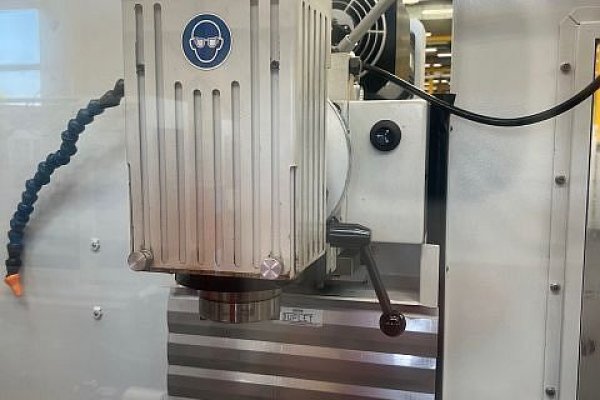 Універсальний фрезерний верстат з ЧПУ Kunzmann WF610M