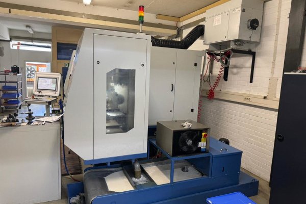 Універсальний круглошліфувальний верстат з ЧПУ EMAG WEISS W 11-CNC SL650