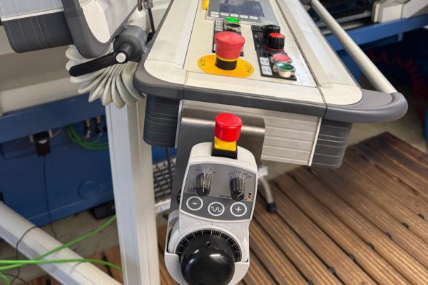 Универсальный круглошлифовальный станок с ЧПУ EMAG WEISS W 11-CNC SL650