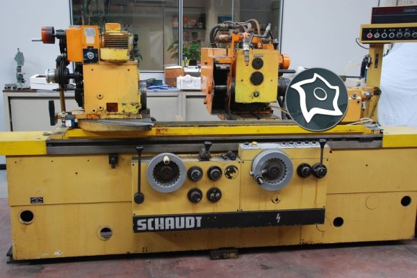 Универсальный круглошлифовальный станок SCHAUDT E 450 U 1000