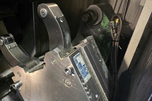 Универсальный токарный центр с ЧПУ DOOSAN PUMA 3100 LY