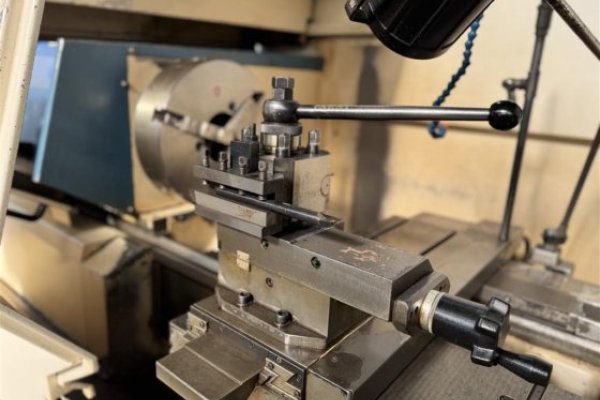 Универсальный токарный станок с ЧПУ VDF BOEHRINGER DUS 560