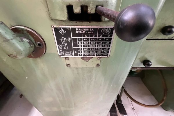 Универсальный токарный станок SCHAUBLIN 102-80