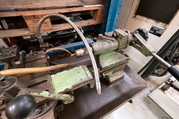 Универсальный токарный станок SCHAUBLIN 102-80