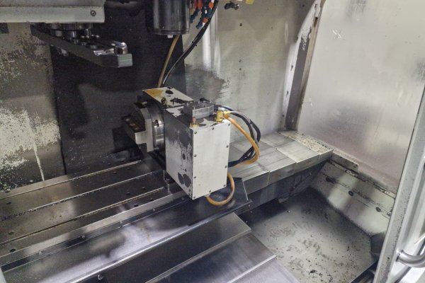 Вертикальний фрезерний обробний центр з ЧПУ (з 4-ю віссю) HAAS VF-2SS