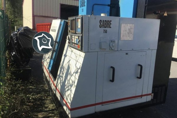 Вертикально-фрезерный станок с ЧПУ CINCINNATI SABRE 750