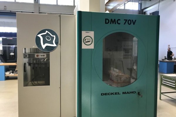 Вертикально-фрезерний верстат з ЧПУ Deckel Maho DMC 70 V