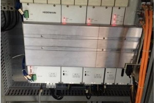 Вертикально-фрезерний верстат з ЧПУ Deckel Maho DMU 80 E