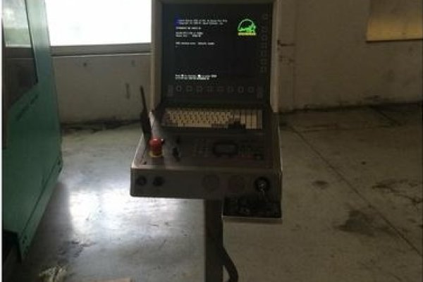 Вертикально-фрезерний верстат з ЧПУ Deckel Maho DMU 80 E