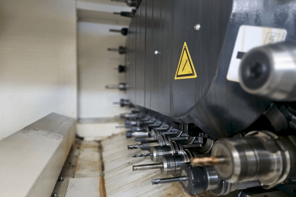 Вертикально-фрезерний верстат з ЧПУ DMG MORI CMX 1100 V