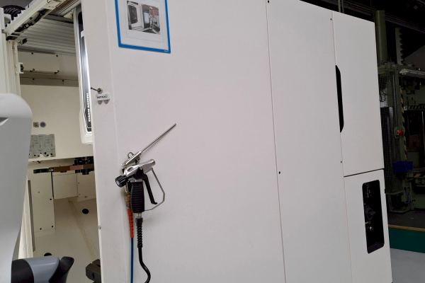 Вертикально-фрезерний верстат з ЧПУ DMG MORI CMX 50 U